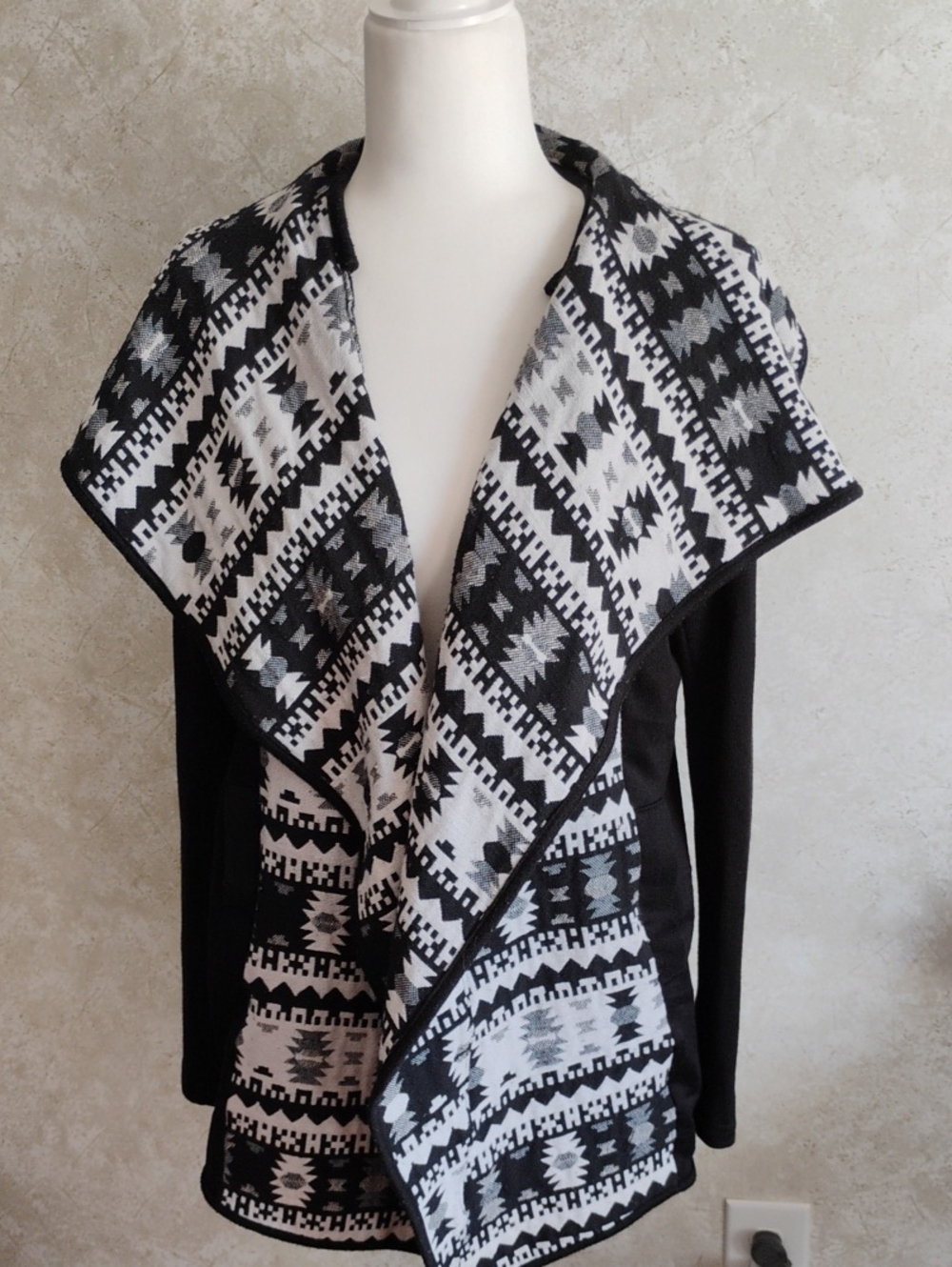 GB Designer Black & White Geometric Open-Front Women's Jacket, Aztec, Boho